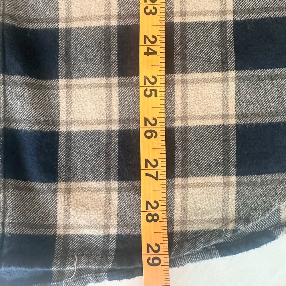 Woolrich Men’s Plaid Flannel Button-Up Shirt – Size Medium - Picture 6 of 7